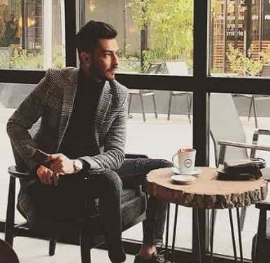 دانلود آهنگ من تو هوات مستم رو شده دیگه دستم